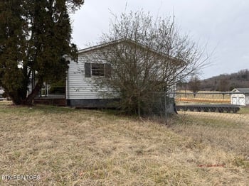 300 Lakeview Cir, Bean Station, TN 37708