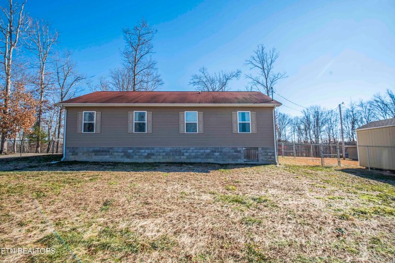 300 Mark Fray Dr, Robbins, TN 37852