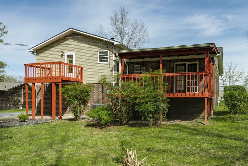 300 Mockingbird Dr, Crossville, TN 38555