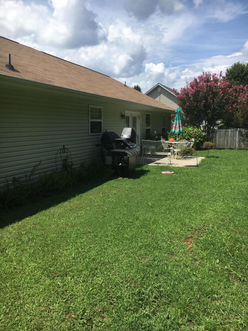 300 N Rolling Ridge Ln, Vonore, TN 37885