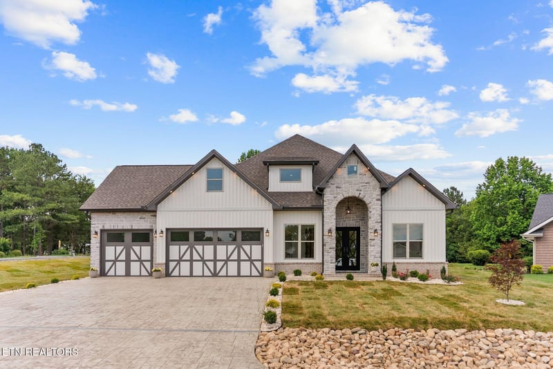 300 Oonoga Cir, Loudon, TN 37774