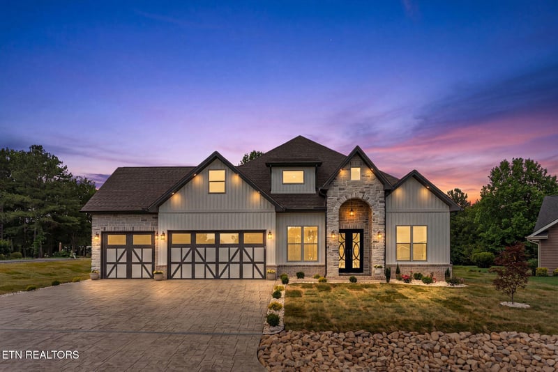 300 Oonoga Cir, Loudon, TN 37774