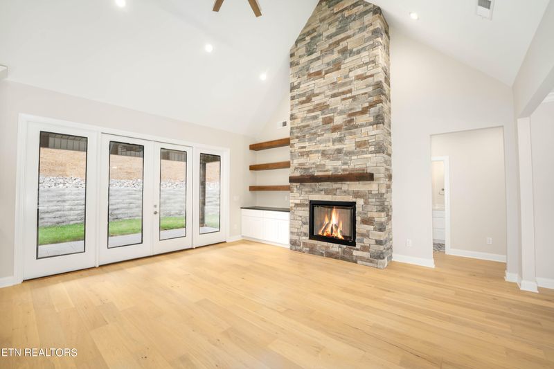 300 Ootsima Way, Loudon, TN 37774