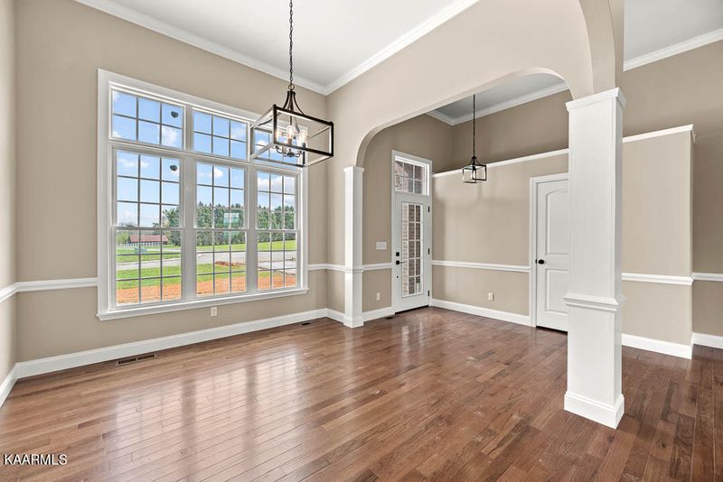 300 Pond View Dr, Kingston, TN 37763