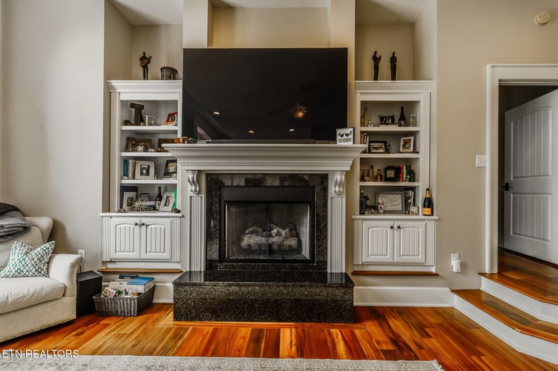 300 S Gay St #103, Knoxville, TN 37902