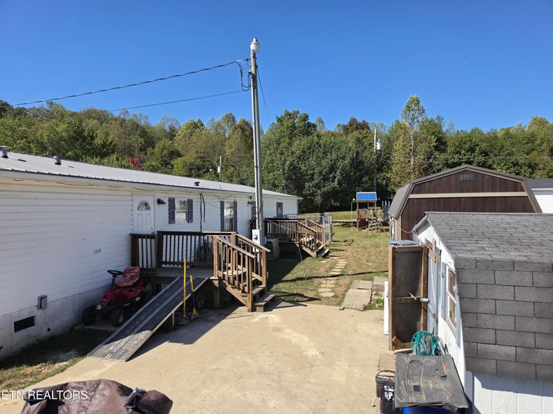 300 Shirley Ln, Oneida, TN 37841