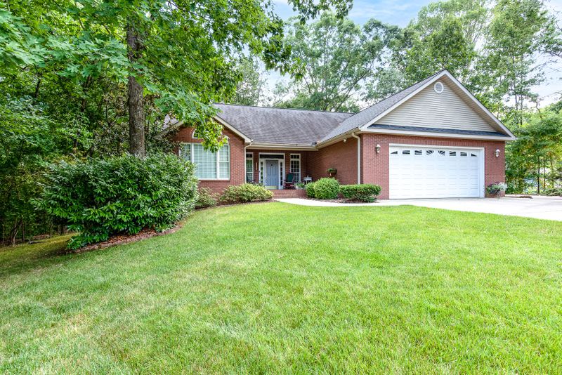 300 Uhdali Pl, Loudon, TN 37774
