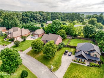 300 Yellowstone Ln, Lenoir City, TN 37771