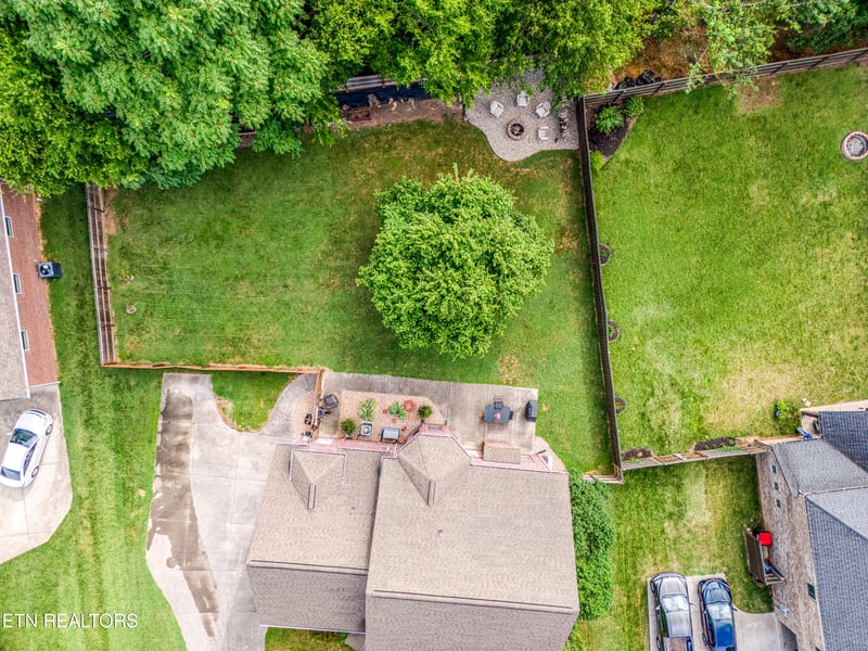 300 Yellowstone Ln, Lenoir City, TN 37771