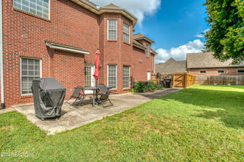 300 Yellowstone Ln, Lenoir City, TN 37771