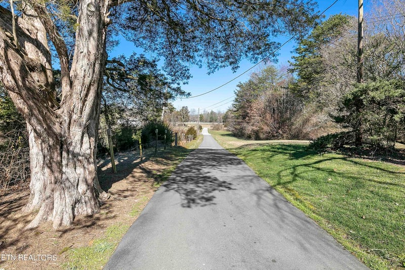 3000 Gray Hendrix Rd, Knoxville, TN 37931