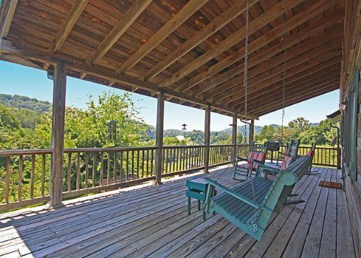 3002 Nellie Dr, Sevierville, TN 37876