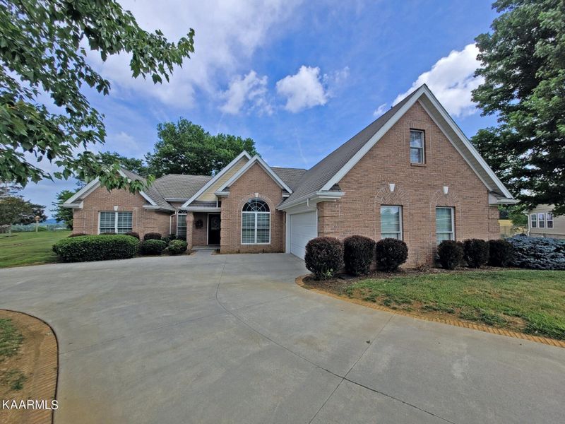 3002 Shaconage Tr, Sevierville, TN 37876