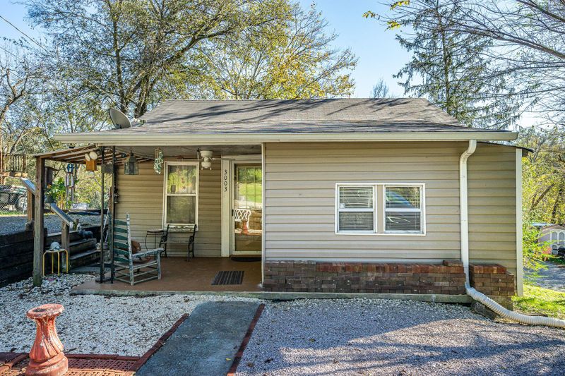 3003 Johnson Ln, Knoxville, TN 37920