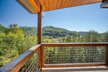 3004 Crestview Ct, Sevierville, TN 37862