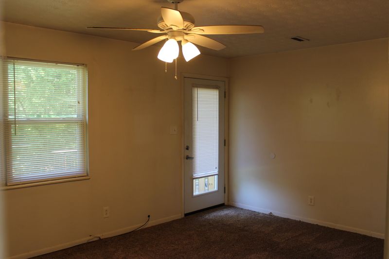 3005 Crenshaw Rd, Knoxville, TN 37920