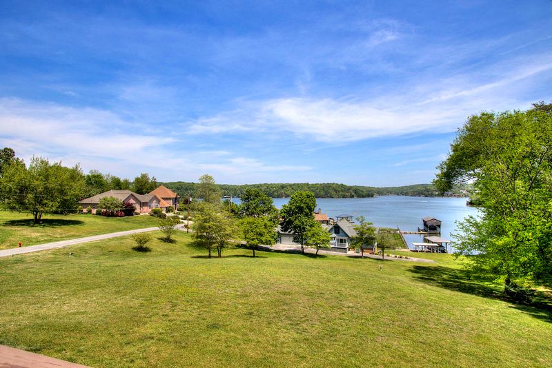 3006 Brooksview Rd, Lenoir City, TN 37772
