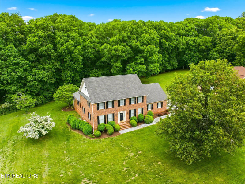 3006 Hawthorne St, Athens, TN 37303
