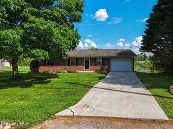 3008 Pleasant View Ave, Maryville, TN 37803