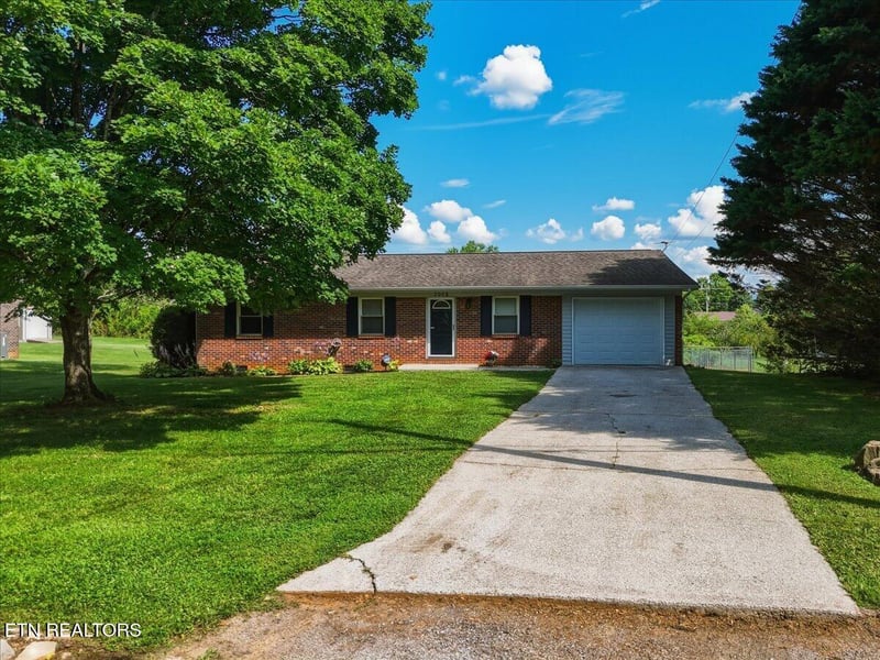 3008 Pleasant View Ave, Maryville, TN 37803