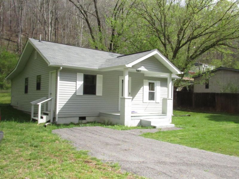 3009 Long Hollow Rd, Powell, TN 37849