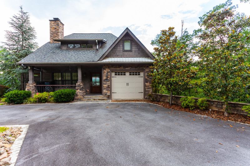 3009 Summit Trails Dr, Sevierville, TN 37862
