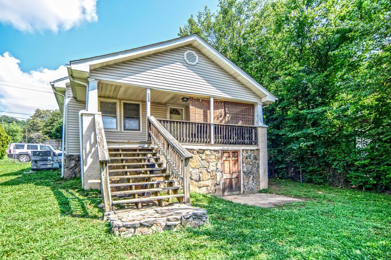 301 Cedar Ave, Knoxville, TN 37917