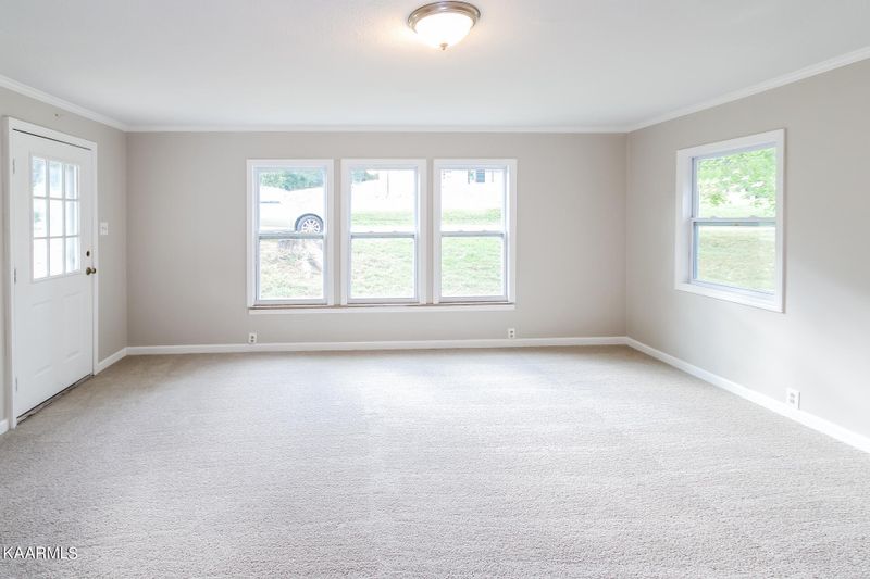 301 Dailey Ave, Loudon, TN 37774