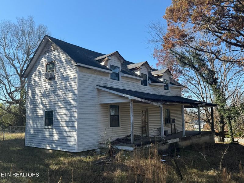 301 Depot St, Vonore, TN 37885