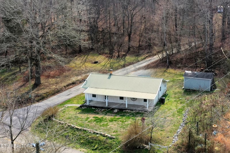 301 Gage Rd, Philadelphia, TN 37846