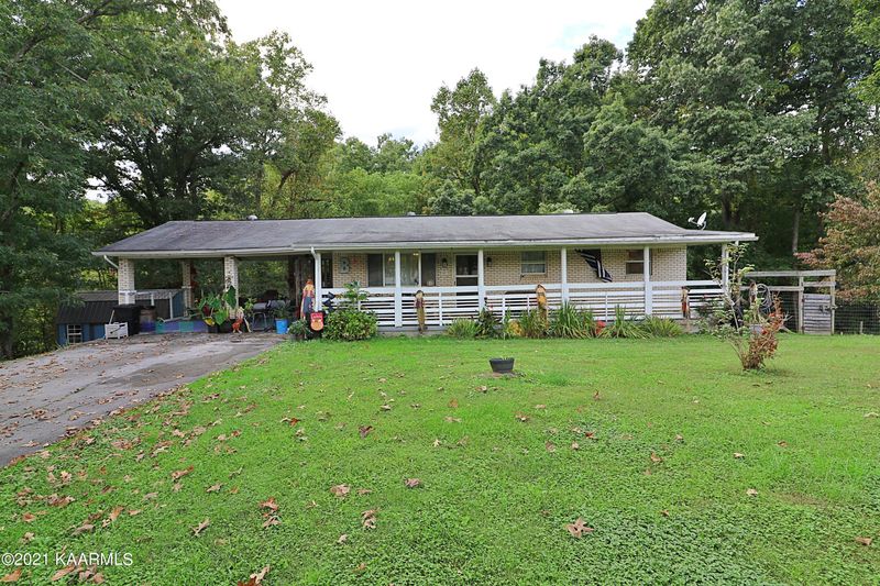301 Grape Rough Rd, Oneida, TN 37841