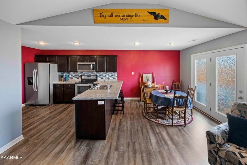 301 Hartfield Ln, Loudon, TN 37774