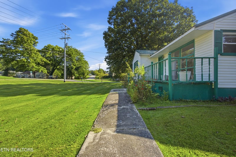 301 Kelsay Dr, Kingston, TN 37763