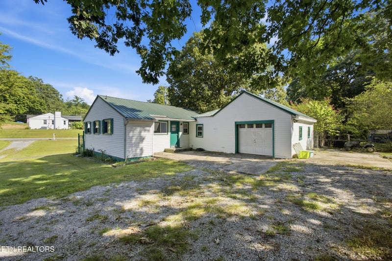 301 Kelsay Dr, Kingston, TN 37763