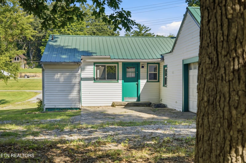 301 Kelsay Dr, Kingston, TN 37763