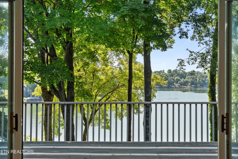 301 Kiyuga Way, Loudon, TN 37774