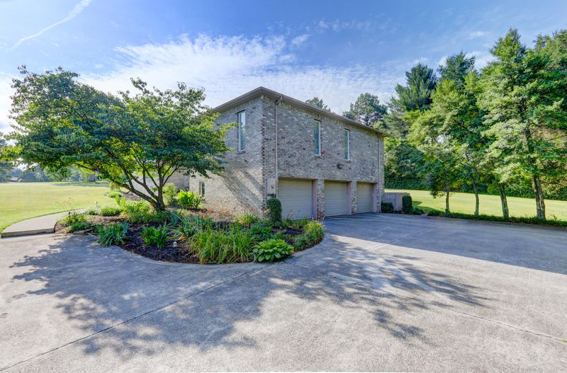 301 Llanerch Point, Knoxville, TN 37934