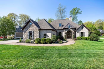 301 Oak Chase Blvd, Lenoir City, TN 37772
