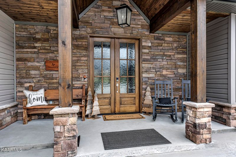 301 Okmulgee Cir, Loudon, TN 37774