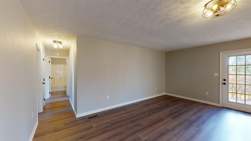 301 Pheasant Ln, Clinton, TN 37716