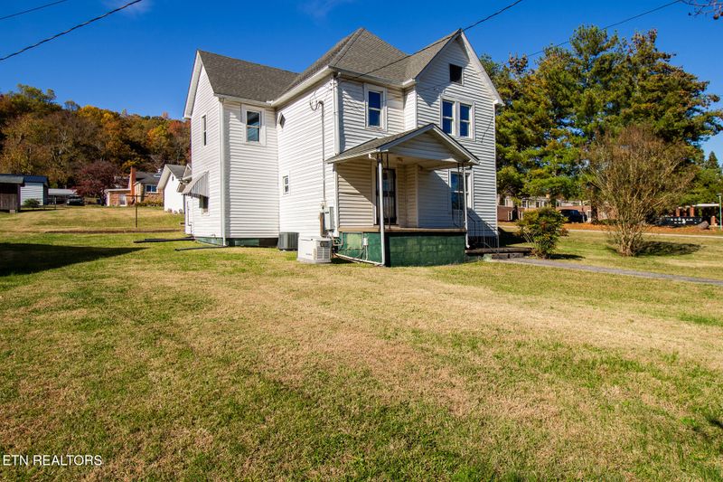 301 S Chamberlain Ave, Rockwood, TN 37854