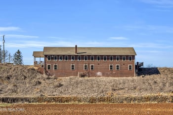 301 School St, Tellico Plains, TN 37385