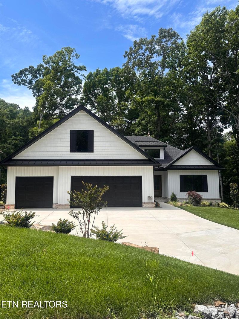 301 Seminole Tc, Loudon, TN 37774