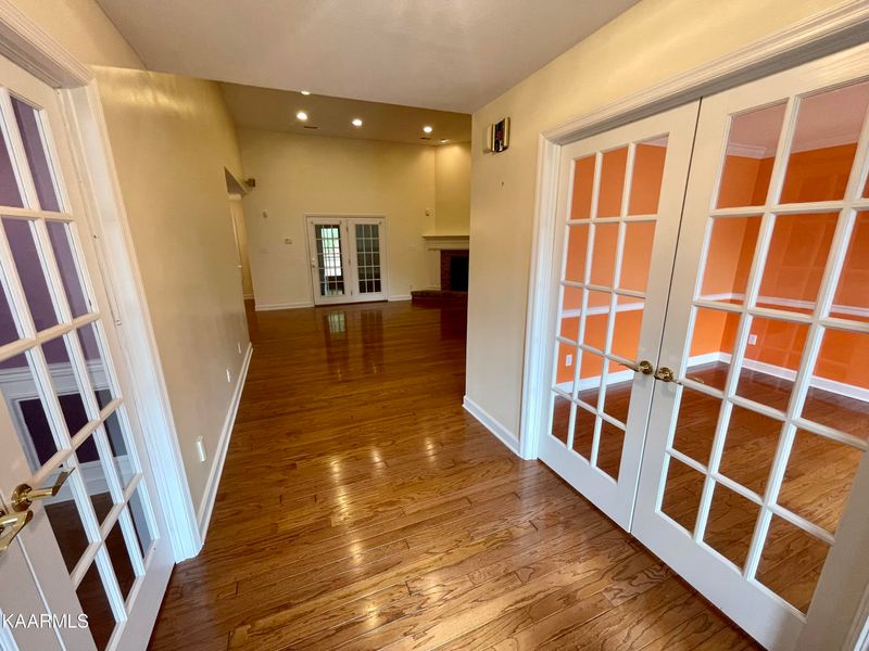 301 Stonebreeze Dr, Powell, TN 37849