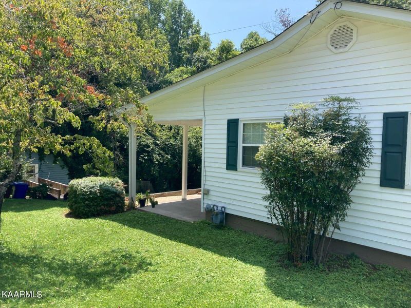 301 W Forest Ln, Oak Ridge, TN 37830