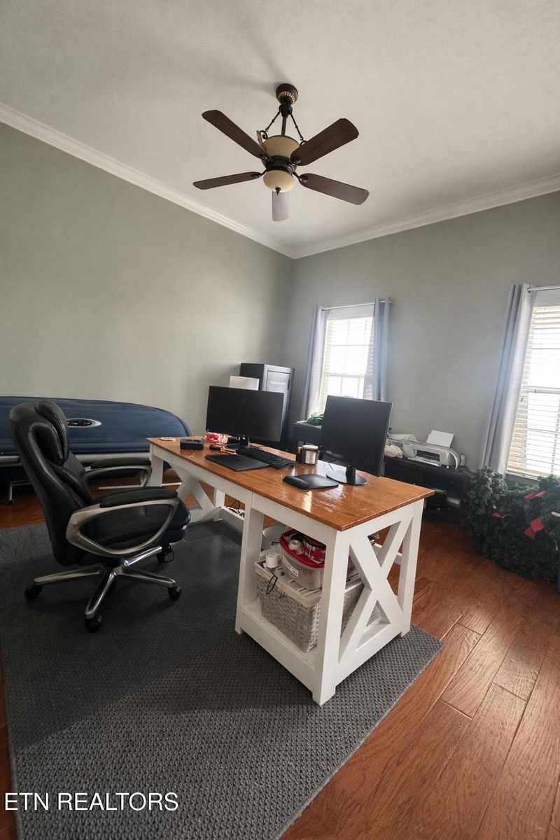 301 Willowcreek Blvd, Sweetwater, TN 37874