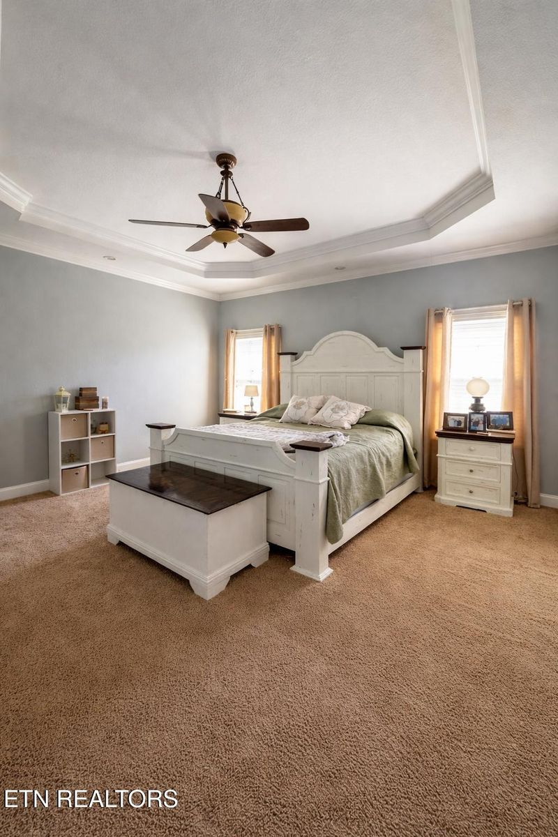 301 Willowcreek Blvd, Sweetwater, TN 37874