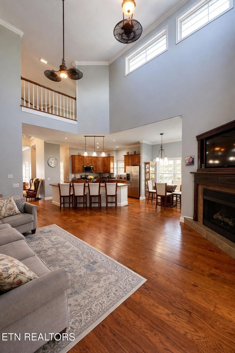 301 Willowcreek Blvd, Sweetwater, TN 37874