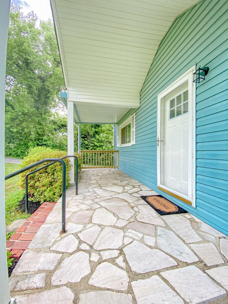 3010 Valley View Dr, Knoxville, TN 37917