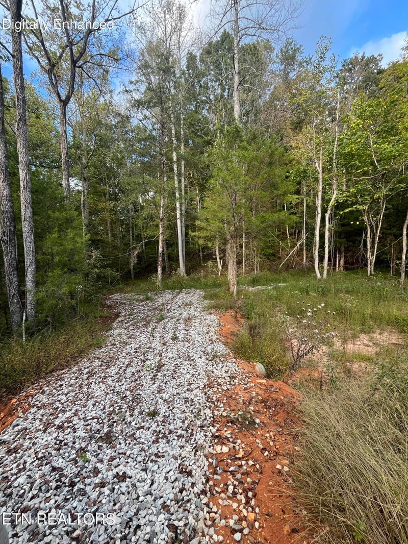 3011 Ballplay Rd, Madisonville, TN 37354